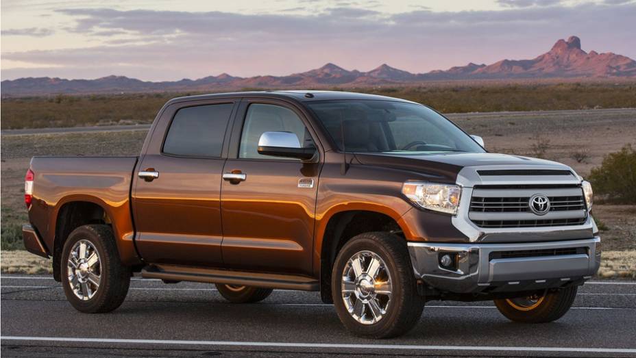 O modelo 2014 da picape foi exibido em Chicago | <a href="https://gutenberg.quatrorodas.abril.com.br/noticias/fabricantes/toyota-enfim-apresenta-nova-tundra-733332.shtml" rel="migration">Leia mais</a>