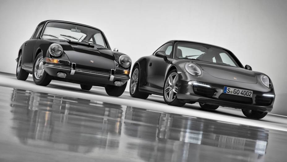 Um dos modelos mais cultuados no mundo dos esportivo completa cinco décadas de vida em 2013: o Porsche 911 | <a href="https://gutenberg.quatrorodas.abril.com.br/noticias/fabricantes/porsche-celebra-50-anos-911-733368.shtml" rel="migration">Leia mais</a>