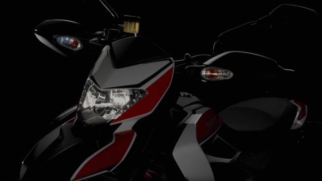 Nova Ducati Hypermotard tem um motor de 821 cc. <a href="https://gutenberg.quatrorodas.abril.com.br/moto/noticias/nicky-hayden-acelera-nova-ducati-hypermotard-veja-734029.shtml" rel="migration">Leia mais</a> Nova Ducati Hypermotard tem um motor de 821 cc. <a href="https://gutenberg.quatrorodas.abril.com.br/moto/noticias/nicky-hayden-acelera-nova-ducati-hypermotard-veja-734029.shtml" rel="migration">Leia mais</a>