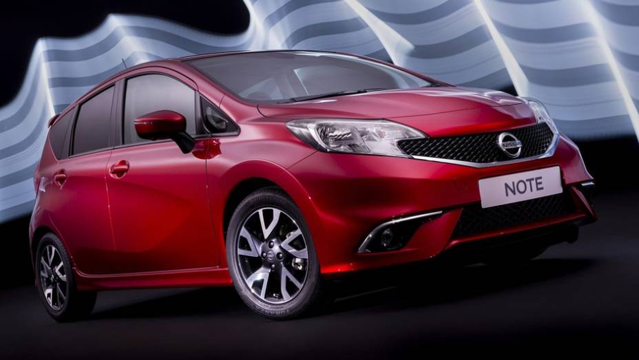 A Nissan mostra a vers&atilde;o europeia do Versa Note no Sal&atilde;o de Genebra | <a href="https://gutenberg.quatrorodas.abril.com.br/saloes/genebra/2013/nissan-note-734148.shtml" rel="migration">Leia mais</a>