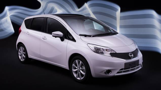 Chamado apenas de Note, o carro é visualmente idêntico ao modelo revelado no Japão | <a href="%20https://gutenberg.quatrorodas.abril.com.br/saloes/genebra/2013/nissan-note-734148.shtml" rel="migration">Leia mais</a> Chamado apenas de Note, o carro é visualmente idêntico ao modelo revelado no Japão | <a href="%20https://gutenberg.quatrorodas.abril.com.br/saloes/genebra/2013/nissan-note-734148.shtml" rel="migration">Leia mais</a>