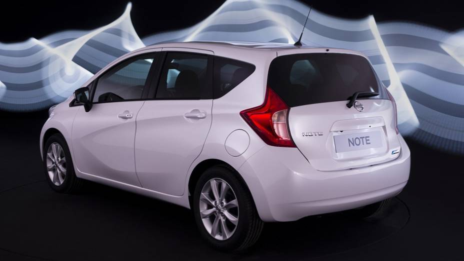 Uma com 80 cv e outra com 98 cv | <a href="https://gutenberg.quatrorodas.abril.com.br/saloes/genebra/2013/nissan-note-734148.shtml" rel="migration">Leia mais</a>