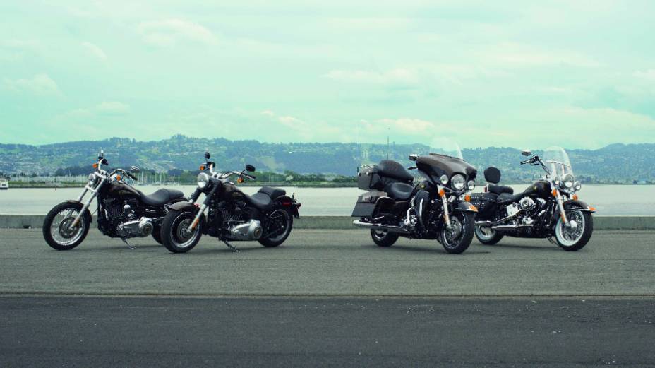 Brasil ganha quatro modelos comemorativos dos 110 anos da Harley-Davidson. <a href="https://gutenberg.quatrorodas.abril.com.br/moto/noticias/harley-davidson-faz-110-anos-prepara-festa-734354.shtml" rel="migration">Leia mais</a>