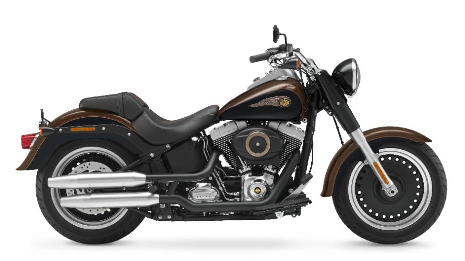 A Fat Boy Special 110th Anniversary Edition chega às concessionárias com o preço sugerido de R$ 53.500,00. <a href="%20https://gutenberg.quatrorodas.abril.com.br/moto/noticias/harley-davidson-faz-110-anos-prepara-festa-734354.shtml" rel="migration">Leia mais</a>