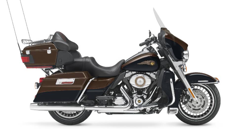 A Electra Glide Ultra Limited 110th Anniversary Edition chega às concessionárias com o preço sugerido de R$ 74.900,00. <a href="%20https://gutenberg.quatrorodas.abril.com.br/moto/noticias/harley-davidson-faz-110-anos-prepara-festa-734354.shtml" rel="migration">Leia mais</a>