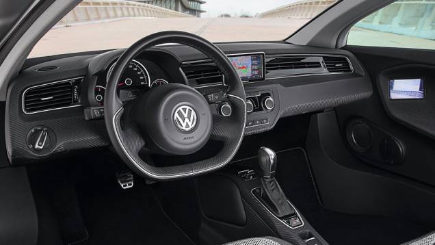 Segundo a VW, o XL1 poderá acelerar de 0 a 100 km/h em 12,7 segundos e chegar aos 160 km/h. A fabricante afirma que será possível rodar até 50 quilômetros apenas com eletricidade | <a href="%20https://gutenberg.quatrorodas.abril.com.br/saloes/genebra/2013/vw-xl1-73439" rel="migration"></a> Segundo a VW, o XL1 poderá acelerar de 0 a 100 km/h em 12,7 segundos e chegar aos 160 km/h. A fabricante afirma que será possível rodar até 50 quilômetros apenas com eletricidade | <a href="%20https://gutenberg.quatrorodas.abril.com.br/saloes/genebra/2013/vw-xl1-73439" rel="migration"></a>