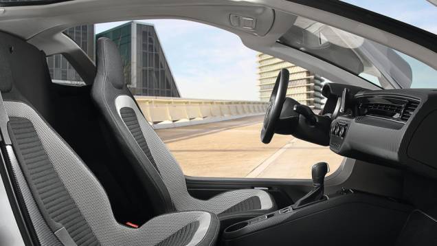 O primeiro lote do XL1 terá apenas 50 unidades e depois disso novos veículos serão fabricados apenas sob encomenda | <a href="%20https://gutenberg.quatrorodas.abril.com.br/saloes/genebra/2013/vw-xl1-734390.shtml" rel="migration">Leia mais</a> O primeiro lote do XL1 terá apenas 50 unidades e depois disso novos veículos serão fabricados apenas sob encomenda | <a href="%20https://gutenberg.quatrorodas.abril.com.br/saloes/genebra/2013/vw-xl1-734390.shtml" rel="migration">Leia mais</a>