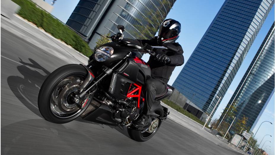 A pré-venda da motocicleta foi liberada pela Ducati para ser realizada pela Perfect Motors, de São Paulo. <a href="%20https://gutenberg.quatrorodas.abril.com.br/moto/noticias/ducati-diavel-custara-partir-r-58-900-734688.shtml" rel="migration">Leia mais</a>