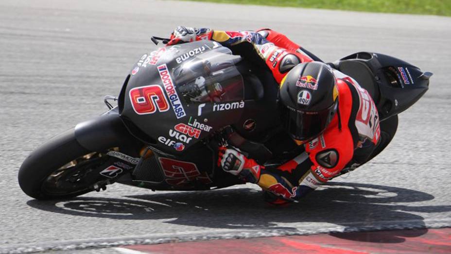 Alemão Stefan Bradl ficou com o quarto tempo em Sepang. <a href="https://gutenberg.quatrorodas.abril.com.br/moto/noticias/motogp-pedrosa-mais-rapido-sepang-734603.shtml" rel="migration">Leia mais</a>