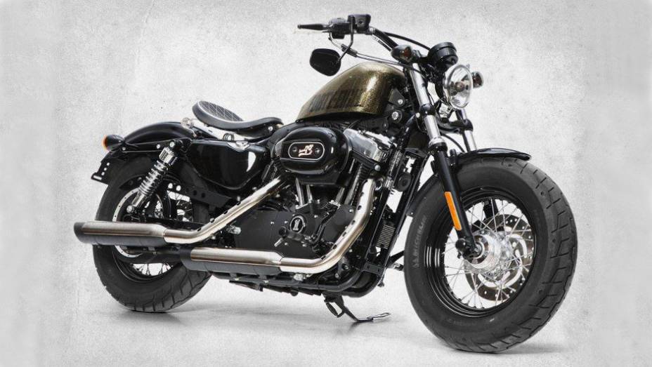 A Harley-Davidson Forty-Eight Sweet 70´s 2013 terá apenas 50 unidades produzidas e custará 13.700 euros. <a href="%20https://gutenberg.quatrorodas.abril.com.br/moto/noticias/h-dlanca-edicoes-limitadas-espanha-734778.shtml" rel="migration">Leia mais</a>