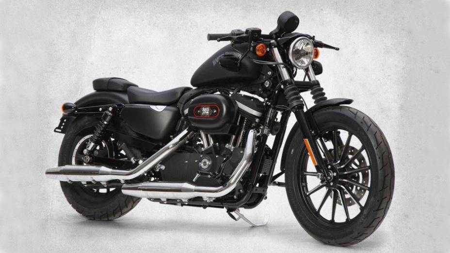 100 Harley-Davidson Iron 883 Dark Custom 2013 estão disponíveis na Espanha por 10.700 euros. <a href="%20https://gutenberg.quatrorodas.abril.com.br/moto/noticias/h-dlanca-edicoes-limitadas-espanha-734778.shtml" rel="migration">Leia mais</a>