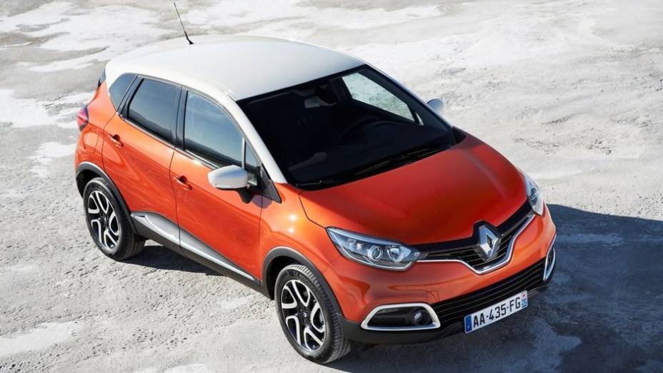 O Captur tem 4,12 metros de comprimento, sendo 15 milímetros mais curto que o Nissan Juke | <a href="%20https://gutenberg.quatrorodas.abril.com.br/saloes/genebra/2013/renault-captur-734871.shtml" rel="migration">Leia mais</a>