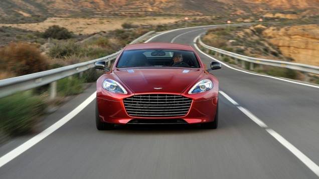 Com a cavalaria extra, o modelo agora vai de 0 a 100 km/h em 4,9 segundos | <a href="https://gutenberg.quatrorodas.abril.com.br/saloes/genebra/2013/aston-martin-rapide-s-2013-734925.shtml" rel="migration">Leia mais</a> Com a cavalaria extra, o modelo agora vai de 0 a 100 km/h em 4,9 segundos | <a href="https://gutenberg.quatrorodas.abril.com.br/saloes/genebra/2013/aston-martin-rapide-s-2013-734925.shtml" rel="migration">Leia mais</a>
