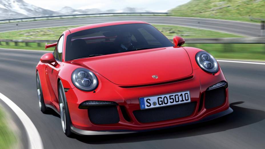 A Porsche exibe um 911 GT3 renovado neste Salão de Genebra | <a href="https://gutenberg.quatrorodas.abril.com.br/saloes/genebra/2013/porsche-911-gt3-735214.shtml" rel="migration">Leia mais</a>