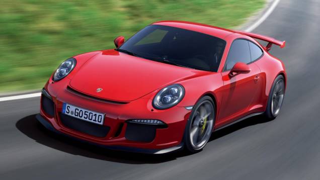 As primeiras imagens do modelo revelam que o para-choque dianteiro ganhou novo splitter | <a href="%20https://gutenberg.quatrorodas.abril.com.br/saloes/genebra/2013/porsche-911-gt3-735214.shtml" rel="migration">Leia mais</a> As primeiras imagens do modelo revelam que o para-choque dianteiro ganhou novo splitter | <a href="%20https://gutenberg.quatrorodas.abril.com.br/saloes/genebra/2013/porsche-911-gt3-735214.shtml" rel="migration">Leia mais</a>