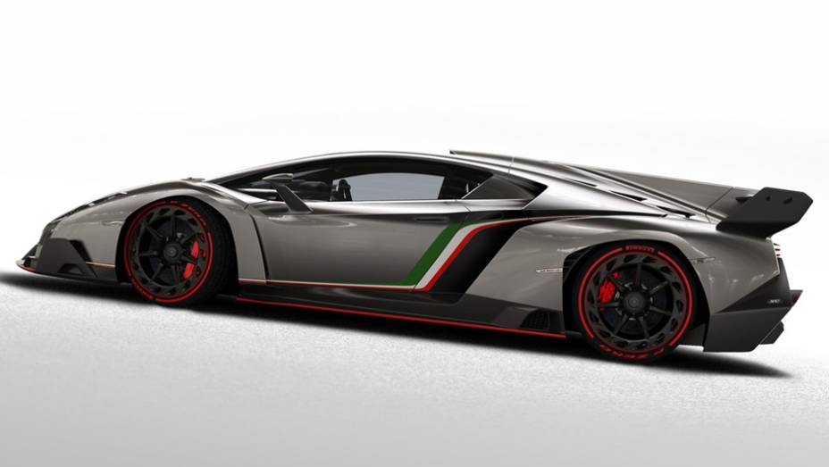 Ela tem jeito de carro de super-herói, e parece ser mesmo | <a href="https://gutenberg.quatrorodas.abril.com.br/saloes/genebra/2013/lamborghini-veneno-735176.shtml" rel="migration">Leia mais</a>
