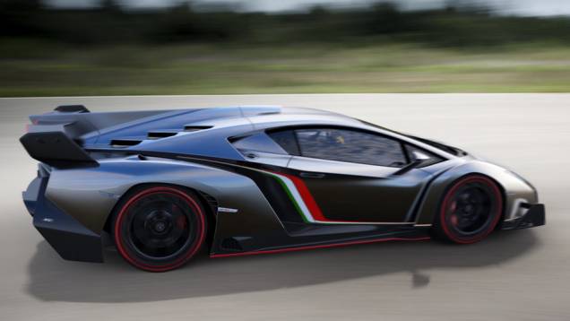 Todas as unidades foram vendidas, ao preço de 3 milhões de libras cada | <a href="https://gutenberg.quatrorodas.abril.com.br/saloes/genebra/2013/lamborghini-veneno-735176.shtml" rel="migration">Leia mais</a> Todas as unidades foram vendidas, ao preço de 3 milhões de libras cada | <a href="https://gutenberg.quatrorodas.abril.com.br/saloes/genebra/2013/lamborghini-veneno-735176.shtml" rel="migration">Leia mais</a>