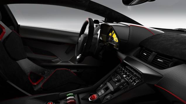 O interior esbanja fibra de carbono por todos os lados | <a href="https://gutenberg.quatrorodas.abril.com.br/saloes/genebra/2013/lamborghini-veneno-735176.shtml" rel="migration">Leia mais</a> O interior esbanja fibra de carbono por todos os lados | <a href="https://gutenberg.quatrorodas.abril.com.br/saloes/genebra/2013/lamborghini-veneno-735176.shtml" rel="migration">Leia mais</a>