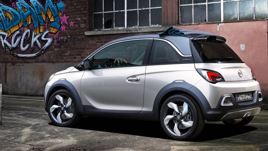 Opel Adam Rocks Concept apresenta para-choques sem pintura, além de ser mais largo e mais alto sobre as rodas | <a href="%20https://gutenberg.quatrorodas.abril.com.br/saloes/genebra/2013/opel-adam-rocks-concept-735283.shtml" rel="migration">Leia mais</a>