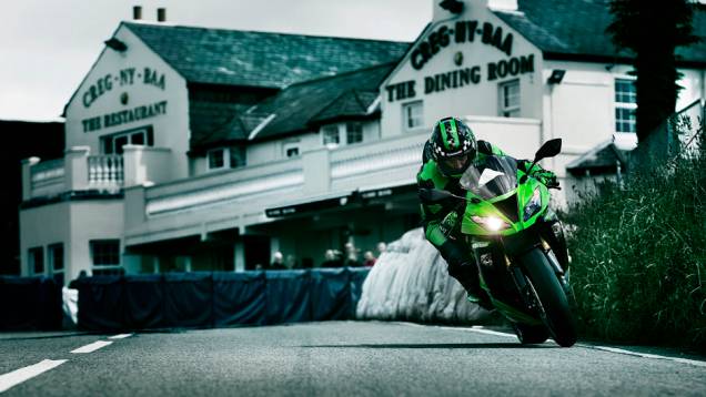 Era questão de tempo para a motocicleta, lançada nos Estados Unidos em setembro do ano passado, chegar ao Brasil | <a href="%20https://gutenberg.quatrorodas.abril.com.br/moto/noticias/kawasaki-lanca-nova-ninja-zx-6r-636-brasil-735677.shtml" rel="migration">Leia mais</a> Era questão de tempo para a motocicleta, lançada nos Estados Unidos em setembro do ano passado, chegar ao Brasil | <a href="%20https://gutenberg.quatrorodas.abril.com.br/moto/noticias/kawasaki-lanca-nova-ninja-zx-6r-636-brasil-735677.shtml" rel="migration">Leia mais</a>