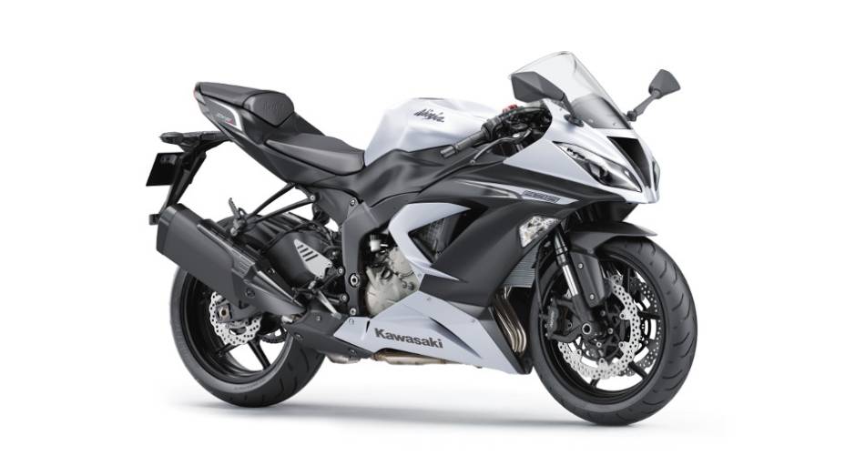 A Kawasaki ZX-6R 636 possui três modos selecionáveis no KTRC (Kawasaki Traction Control - sistema de controle de tração) | <a href="%20https://gutenberg.quatrorodas.abril.com.br/moto/noticias/kawasaki-lanca-nova-ninja-zx-6r-636-brasil-735677.shtml" rel="migration">Leia mais</a>