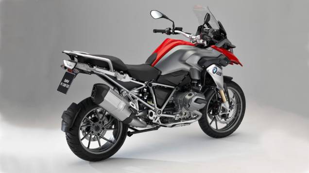 Na Europa, a nova BMW R 1200 GS começou a ser vendida em março | <a href="https://gutenberg.quatrorodas.abril.com.br/moto/noticias/nova-bmw-r-1200-gs-chega-r-73-400-738866.shtml" rel="migration">Leia mais</a> Na Europa, a nova BMW R 1200 GS começou a ser vendida em março | <a href="https://gutenberg.quatrorodas.abril.com.br/moto/noticias/nova-bmw-r-1200-gs-chega-r-73-400-738866.shtml" rel="migration">Leia mais</a>
