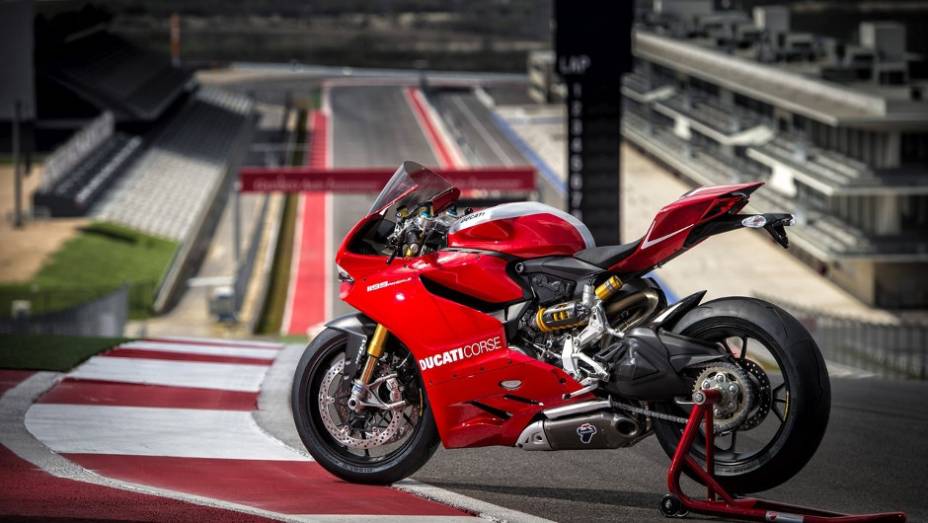 Nova Ducati 1199 Panigale R, que custará 29.995 dólares | <a href="https://gutenberg.quatrorodas.abril.com.br/moto/noticias/ducati-lanca-1199-panigale-r-2013-austin-736714.shtml" rel="migration">Leia mais</a>