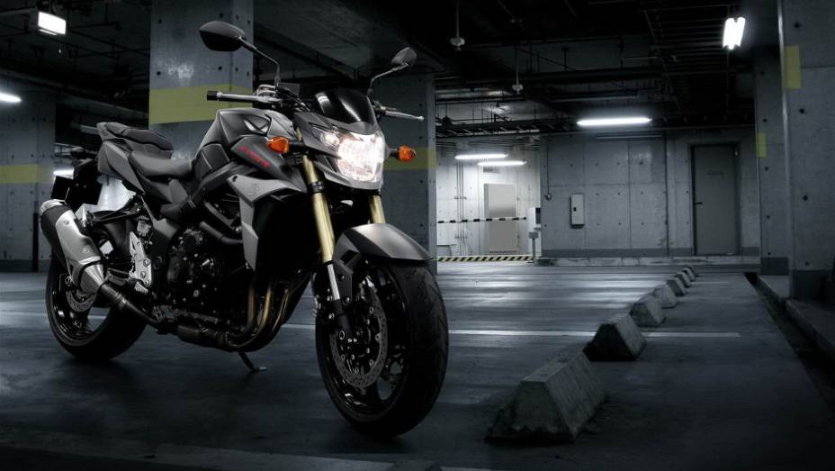 Suzuki GSR 750 Black Mat Limited Edition é lançada na Itália | <a href="https://gutenberg.quatrorodas.abril.com.br/moto/noticias/suzuki-gsr-750-black-mat-limited-edition-737271.shtml" rel="migration">Leia mais</a>