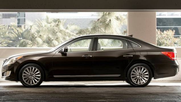 Os retrovisores foram redesenhados | <a href="https://gutenberg.quatrorodas.abril.com.br/saloes/new-york/2013/hyundai-equus-737279.shtml" rel="migration">Leia mais</a> Os retrovisores foram redesenhados | <a href="https://gutenberg.quatrorodas.abril.com.br/saloes/new-york/2013/hyundai-equus-737279.shtml" rel="migration">Leia mais</a>