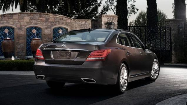 As lanternas traseiras remanejadas, de modo a garantir aspecto horizontal | <a href="%20https://gutenberg.quatrorodas.abril.com.br/saloes/new-york/2013/hyundai-equus-737279.shtml" rel="migration">Leia mais</a> As lanternas traseiras remanejadas, de modo a garantir aspecto horizontal | <a href="%20https://gutenberg.quatrorodas.abril.com.br/saloes/new-york/2013/hyundai-equus-737279.shtml" rel="migration">Leia mais</a>