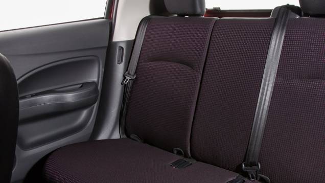 Em termos de conforto e conveniência, vem com climate control automático, vidros e retrovisores elétricos... | <a href="%20https://gutenberg.quatrorodas.abril.com.br/saloes/new-york/2013/mitsubishi-mirage-737029.shtml" rel="migration">Leia mais</a> Em termos de conforto e conveniência, vem com climate control automático, vidros e retrovisores elétricos... | <a href="%20https://gutenberg.quatrorodas.abril.com.br/saloes/new-york/2013/mitsubishi-mirage-737029.shtml" rel="migration">Leia mais</a>