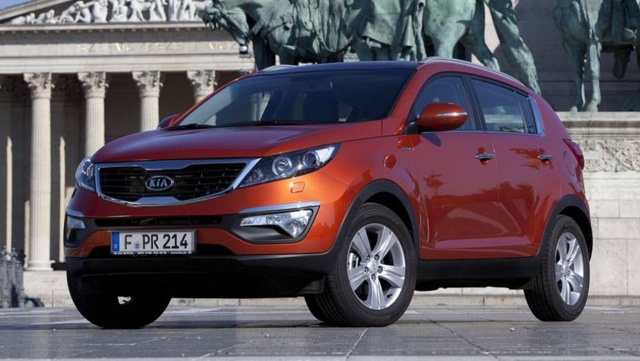 6º - Kia Sportage - Unidades vendidas mundialmente em 2012: 387.142 - Unidades vendidas no Brasil em 2012: 9.137 | <a href="%20https://gutenberg.quatrorodas.abril.com.br/noticias/mercado/honda-cr-v-suv-mais-vendido-mundo-2012-737748.shtml" rel="migration">Leia mais</a>