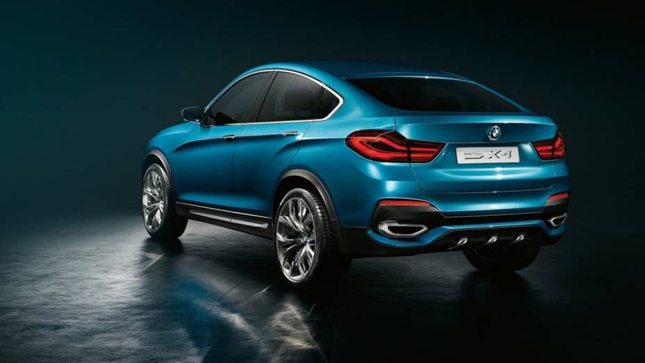 Na traseira, destaque para o sistema de exaustão com duas saídas, nas extremidades | <a href="%20https://gutenberg.quatrorodas.abril.com.br/saloes/xangai/2013/bmw-x4-concept-738669.shtml" rel="migration">Leia mais</a>