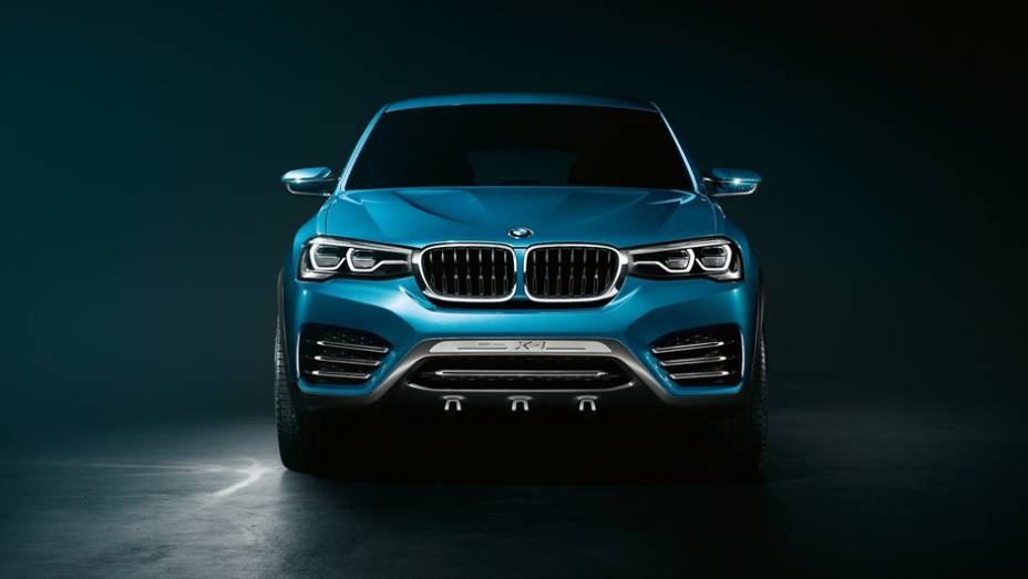 Na dianteira, faróis contam com luzes de LED e a grade tem perfil proeminente | <a href="%20https://gutenberg.quatrorodas.abril.com.br/saloes/xangai/2013/bmw-x4-concept-738669.shtml" rel="migration">Leia mais</a>