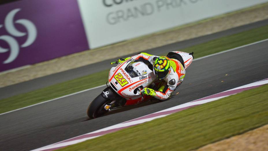 Andrea Iannone (Energy T.I. Pramac Racing) fechou a lista dos dez primeiros | <a href="https://gutenberg.quatrorodas.abril.com.br/moto/noticias/motogp-lorenzo-garante-pole-catar-738025.shtml" rel="migration">Leia mais</a>