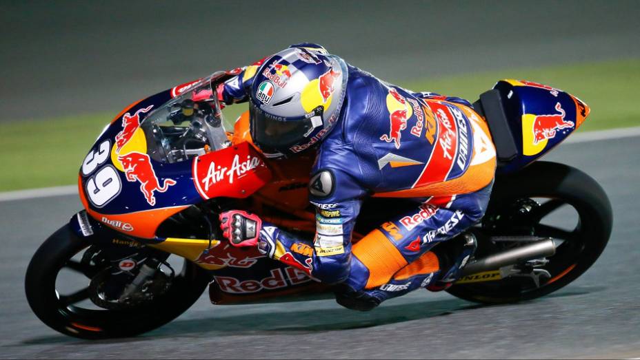 Luis Salom (Red Bull KTM Ajo) fez o melhor tempo e largará na ponta na Moto3 | <a href="https://gutenberg.quatrorodas.abril.com.br/moto/noticias/motogp-lorenzo-garante-pole-catar-738025.shtml" rel="migration">Leia mais</a>