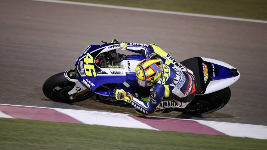 Valentino Rossi (Yamaha Factory Racing) ficou com o segundo lugar no Catar | <a href="https://gutenberg.quatrorodas.abril.com.br/moto/noticias/motogp-jorge-lorenzo-vence-corrida-catar-738020.shtml" rel="migration">Leia mais</a>