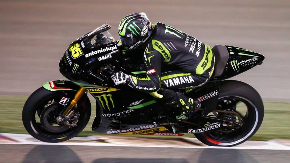 Cal Crutchlow (Monster Yamaha Tech 3) ficou com a quinta colocação | <a href="https://gutenberg.quatrorodas.abril.com.br/moto/noticias/motogp-jorge-lorenzo-vence-corrida-catar-738020.shtml" rel="migration">Leia mais</a>