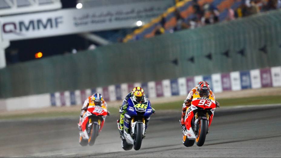 Rossi realizou importantes ultrapassagens nas últimas voltas | <a href="https://gutenberg.quatrorodas.abril.com.br/moto/noticias/motogp-jorge-lorenzo-vence-corrida-catar-738020.shtml" rel="migration">Leia mais</a>