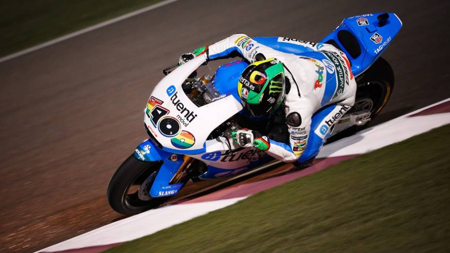 Pol Espargaro venceu a corrida na Moto2 | <a href="https://gutenberg.quatrorodas.abril.com.br/moto/noticias/motogp-jorge-lorenzo-vence-corrida-catar-738020.shtml" rel="migration">Leia mais</a>