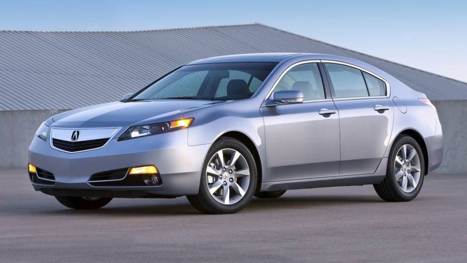 Médios de luxo - 2013 Acura TL - Preço inicial nos EUA: US$ 35.905 - Preço inicial no Brasil: não é vendido | <a href="%20https://gutenberg.quatrorodas.abril.com.br/noticias/mercado/gm-domina-premio-best-cars-for-families-2013-738171.shtml" rel="migration">Leia mais</a>