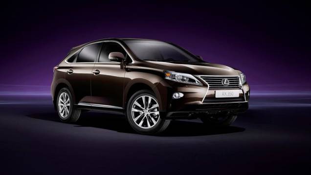 SUVs de luxo de 2 fileiras - 2013 Lexus RX350 - Preço inicial nos EUA: US$ 39.660 - Preço inicial no Brasil: R$ 298.000 | <a href="%20https://gutenberg.quatrorodas.abril.com.br/noticias/mercado/gm-domina-premio-best-cars-for-families-2013-738171.shtml" rel="migration">Leia mais</a> SUVs de luxo de 2 fileiras - 2013 Lexus RX350 - Preço inicial nos EUA: US$ 39.660 - Preço inicial no Brasil: R$ 298.000 | <a href="%20https://gutenberg.quatrorodas.abril.com.br/noticias/mercado/gm-domina-premio-best-cars-for-families-2013-738171.shtml" rel="migration">Leia mais</a>