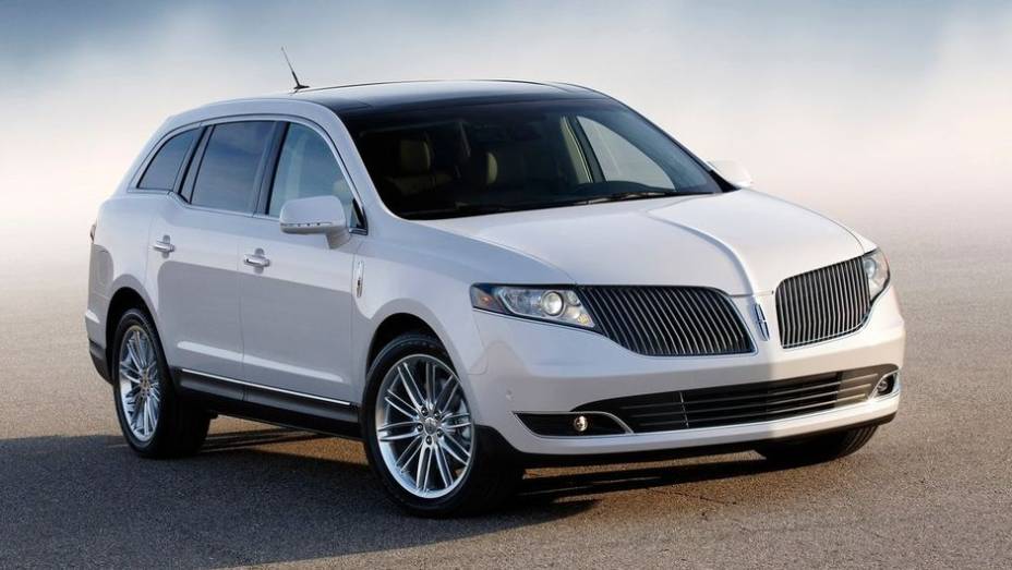 SUVs de luxo de 3 fileiras - 2013 Lincoln MKT - Preço inicial nos EUA: US$ 45.285 - Preço inicial no Brasil: R$ não é vendido | <a href="%20https://gutenberg.quatrorodas.abril.com.br/noticias/mercado/gm-domina-premio-best-cars-for-families-2013-738171.shtml" rel="migration">Leia mais</a>