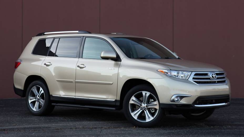 SUVs híbridos - 2013 Toyota Highlander Hybrid - Preço inicial nos EUA: US$ 40.170 - Preço inicial no Brasil: não é vendido | <a href="%20https://gutenberg.quatrorodas.abril.com.br/noticias/mercado/gm-domina-premio-best-cars-for-families-2013-738171.shtml" rel="migration">Leia mais</a>