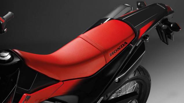 A Honda CRF 250M é capaz de gerar até 23 cavalos de potência a 8.500 rpm | <a href="https://gutenberg.quatrorodas.abril.com.br/moto/noticias/honda-crf-250m-2013-chega-espanha-junho-738432.shtml" rel="migration">Leia mais</a> A Honda CRF 250M é capaz de gerar até 23 cavalos de potência a 8.500 rpm | <a href="https://gutenberg.quatrorodas.abril.com.br/moto/noticias/honda-crf-250m-2013-chega-espanha-junho-738432.shtml" rel="migration">Leia mais</a>