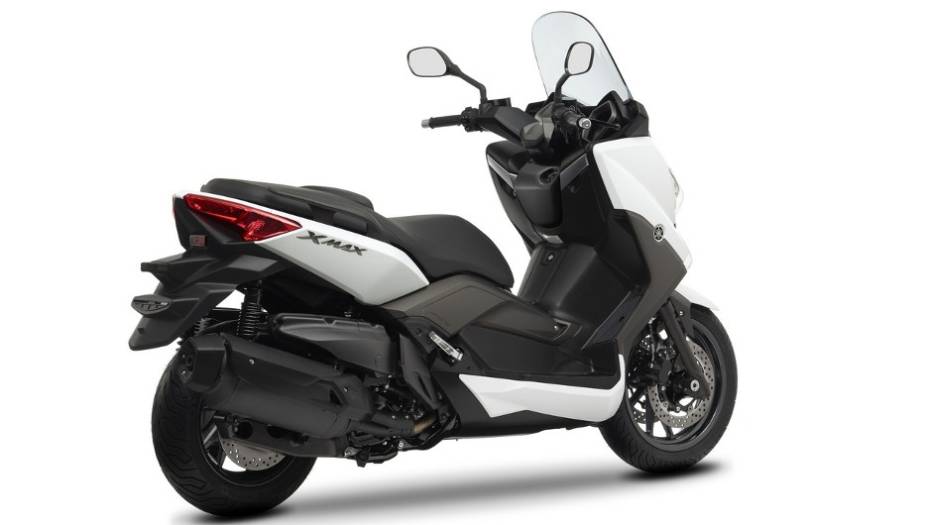 Seu torque máximo é de 3,45 kgf.m a 6.000 rpm | <a href="https://gutenberg.quatrorodas.abril.com.br/moto/noticias/yamaha-lanca-x-max-400-europa-738761.shtml" rel="migration">Leia mais</a>