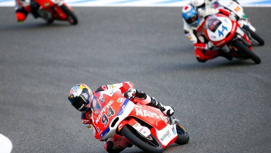 Já na Moto3, Jonas Folger liderou a sexta-feira | <a href="https://gutenberg.quatrorodas.abril.com.br/moto/noticias/motogp-lorenzo-lidera-treinos-jerez-740399.shtml" rel="migration">Leia mais</a>