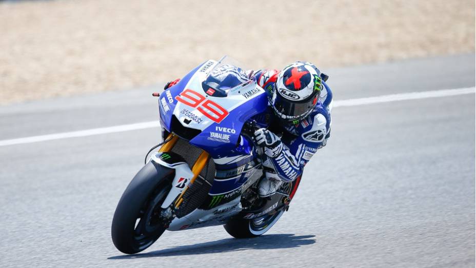 Jorge Lorenzo garantiu a pole no dia do seu aniversário de 26 anos | <a href="https://gutenberg.quatrorodas.abril.com.br/moto/noticias/motogp-lorenzo-garante-pole-jerez-740522.shtml" rel="migration">Leia mais</a>