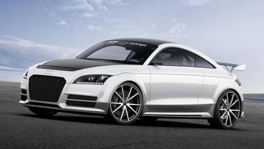 A Audi mostrou o TT ultra quattro concept, versão conceitual baseada no TT S quattro | <a href="https://gutenberg.quatrorodas.abril.com.br/noticias/fabricantes/audi-revela-tt-ultra-quattro-concept-739649.shtml" rel="migration">Leia mais</a>