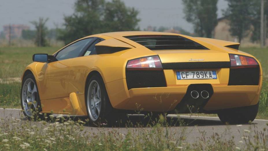 Murciélago, que significa morcego, se refere a um touro que sobreviveu a 28 golpes de espada. Por tal mérito, ele foi poupado da morte na arena | <a href="%20https://gutenberg.quatrorodas.abril.com.br/reportagens/classicos/festa-bolonhesa-741081.shtml" rel="migration">Leia mais</a> Murciélago, que significa morcego, se refere a um touro que sobreviveu a 28 golpes de espada. Por tal mérito, ele foi poupado da morte na arena | <a href="%20https://gutenberg.quatrorodas.abril.com.br/reportagens/classicos/festa-bolonhesa-741081.shtml" rel="migration">Leia mais</a>